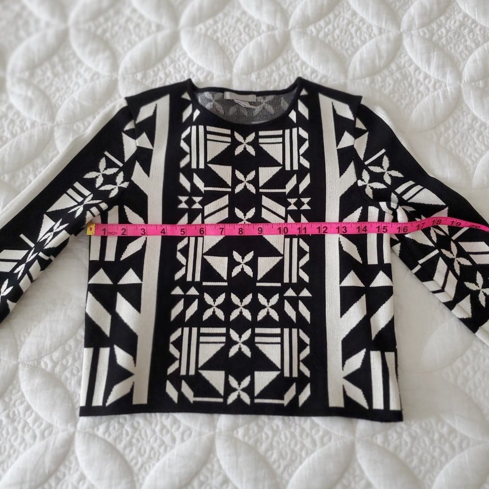 H&M Geometric Pattern Cropped Sweater - Picture 3 of 6